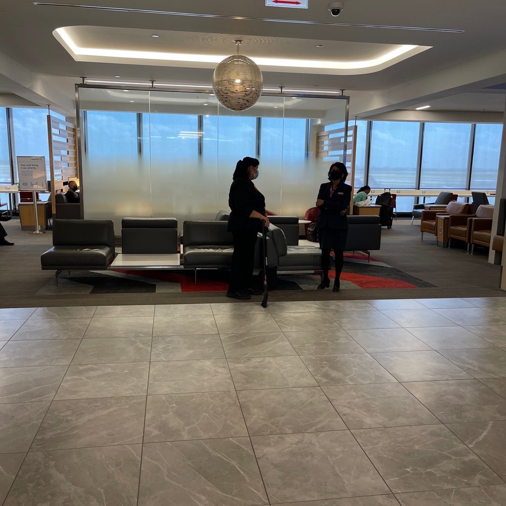 Admirals Club - Concourse L - Airport Lounges Near Me - Chicago, Illinois Admirals Club - Concourse L - Airport Lounges Near Me - Chicago, Illinois