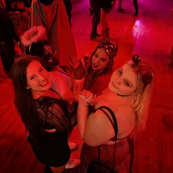 Dixie Roadhouse - a group of women dressed up for a party - Dance Clubs Near Me - Cape Coral, Florida Dixie Roadhouse - a group of women dressed up for a party - Dance Clubs Near Me - Cape Coral, Florida