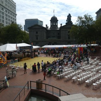 Pioneer Courthouse Square - Lots of seating was available. - Parks Near Me - Portland, Oregon Pioneer Courthouse Square - Lots of seating was available. - Parks Near Me - Portland, Oregon