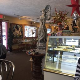 This place is fantastic. Great ambiance and you must must try the Oatmeal Apricot Cookies.