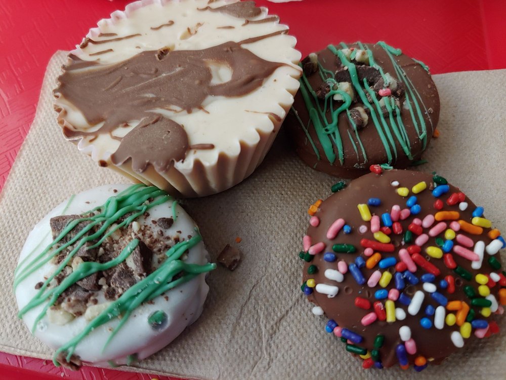 TOPSY’S POPCORN & ICE CREAM SHOPPES 11315 W 95th St, Overland Park