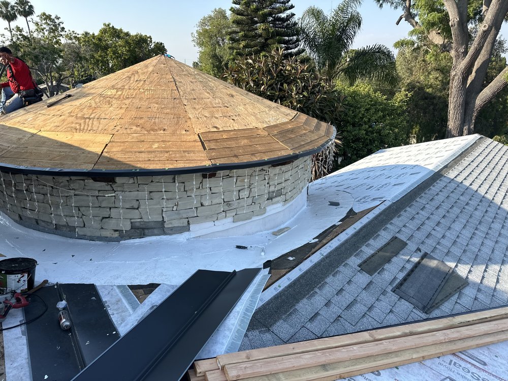 Slide of Twins Roofing