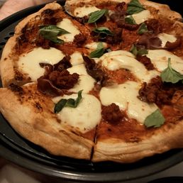 Spicy Prosciutto & Ndjua Pizza Spicy Prosciutto & Ndjua Pizza