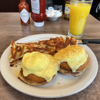 Bill's Cafe - Crab Cakes Benedict - Breakfast & Brunch Near Me - San Jose, California