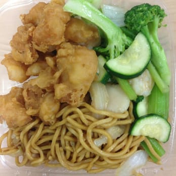 Asia Delight Express - Chow mein with mixed vegetables and deep fried fish - Chinese Near Me - Hayward, California Asia Delight Express - Chow mein with mixed vegetables and deep fried fish - Chinese Near Me - Hayward, California
