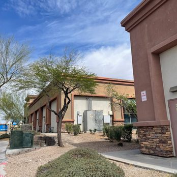 E&C Lawn Management - Commercial Tree trimming - Lawn Services Near Me - Las Vegas, Nevada E&C Lawn Management - Commercial Tree trimming - Lawn Services Near Me - Las Vegas, Nevada