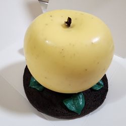 Shedevr Dessert Elegance - Apple Mousse cake.