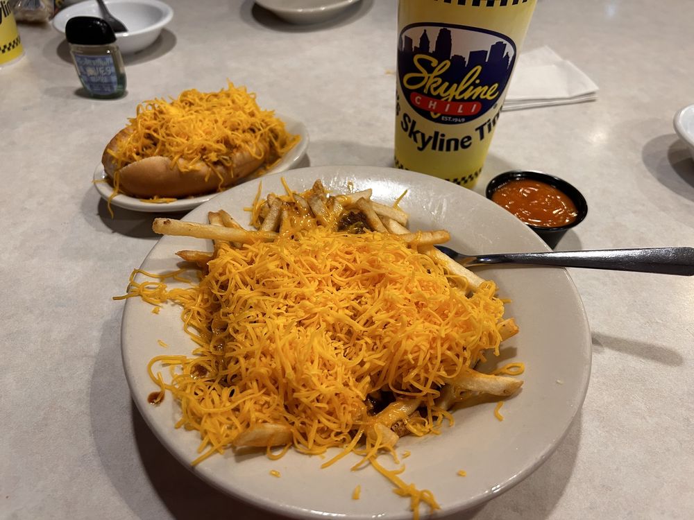 SKYLINE CHILI Updated August 2024 45 Photos & 37 Reviews 945 South Main Street
