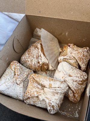 Vesuvio Bakery & Deli by null