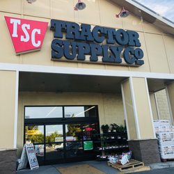 Tractor Supply - Store front