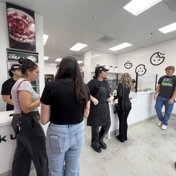 Crumbl - Oxnard - Inside - Bakeries Near Me - Oxnard, California Crumbl - Oxnard - Inside - Bakeries Near Me - Oxnard, California