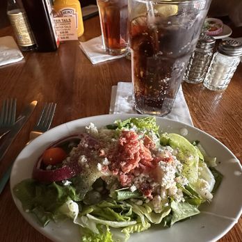 Tucker's Place - House salad with lemon pepper dressing - American Near Me - Saint Louis, Missouri Tucker's Place - House salad with lemon pepper dressing - American Near Me - Saint Louis, Missouri