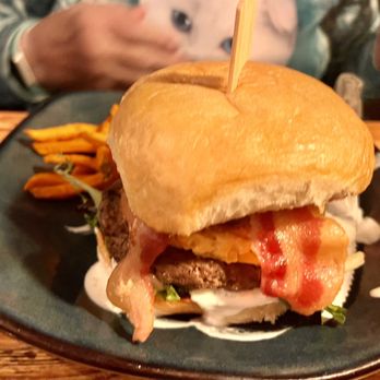 Wheelhouse - Southern burger - American Near Me - Opp, Alabama Wheelhouse - Southern burger - American Near Me - Opp, Alabama