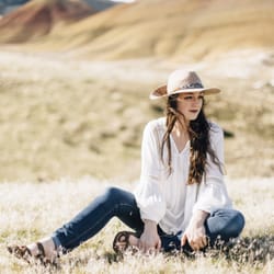 Gilt + Gossamer - Amuse Society blouse with Free People jeans.