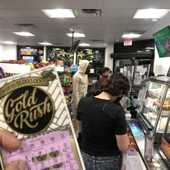 7-Eleven - Sunday night line 2022 - Convenience Stores Near Me - Los Angeles, California