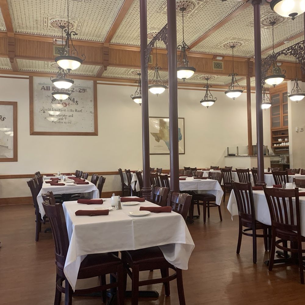 Uptown Blanco Restaurant - Dining room was really nice - American Near Me - Blanco, Texas