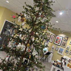Art In Hand Gallery