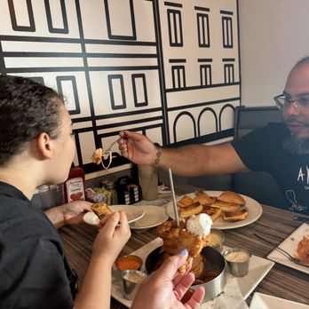 Elm Street Diner - Family time ^_^ - Diners Near Me - Stamford, Connecticut Elm Street Diner - Family time ^_^ - Diners Near Me - Stamford, Connecticut
