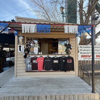 Snow's BBQ - Barbeque Near Me - Lexington, Texas