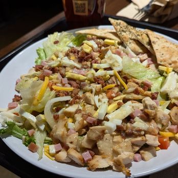 Uncle Maddio's - Pizza Near Me - High Point, North Carolina