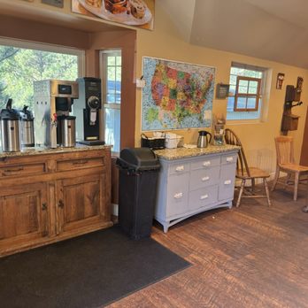 Cinnamon's Bakery - Bakeries Near Me - Estes Park, Colorado