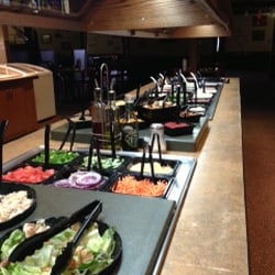 Hoss's Steak & Sea House - Fresh salad bar
