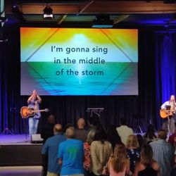 Church In The Valley - Singing praises to God in the Auditorium!