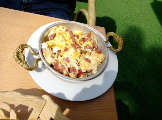 Photo of Cafe Peri - Berlin, BE, DE. Rührei mit Knoblauchwurst