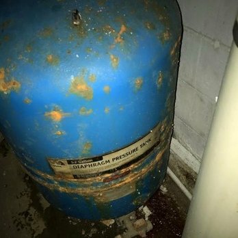 Beach Well Service - Be sure to replace those metal well tanks before it's too late. I use fiberglass tanks that won't ever rust out. - Well Drilling Near Me - Hebron, Indiana Beach Well Service - Be sure to replace those metal well tanks before it's too late. I use fiberglass tanks that won't ever rust out. - Well Drilling Near Me - Hebron, Indiana