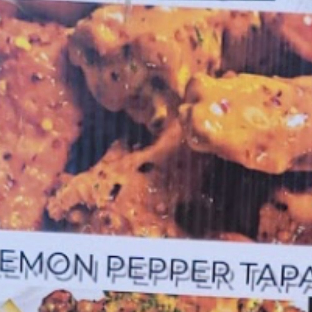 What I thought I was ordering versus what I got, no flavor and only like 2 wings had a tiny bit of hot sauce, What I thought I was ordering versus what I got, no flavor and only like 2 wings had a tiny bit of hot sauce,