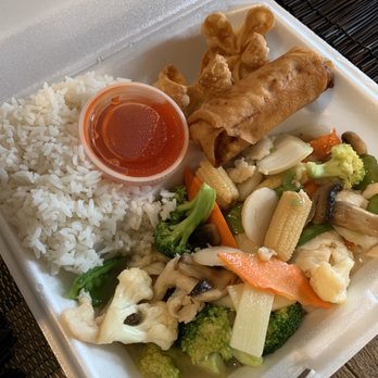 Gaslight Kitchen - Chicken with Chinese vegetables lunch special. - Chinese Near Me - East Grand Rapids, Michigan Gaslight Kitchen - Chicken with Chinese vegetables lunch special. - Chinese Near Me - East Grand Rapids, Michigan