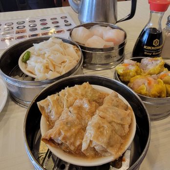 Seafood Cove 2 - Tripe (top left), Har Gao (top center), steam tofu skin roll (center), siu mai (top right) - Dim Sum Near Me - Westminster, California Seafood Cove 2 - Tripe (top left), Har Gao (top center), steam tofu skin roll (center), siu mai (top right) - Dim Sum Near Me - Westminster, California