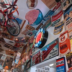 Cafe 50's - Decor