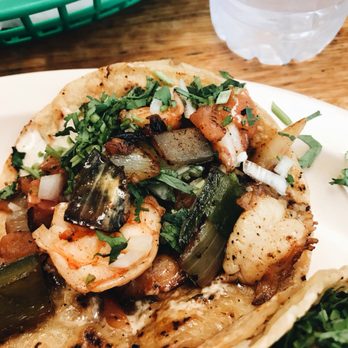 Mariachi's Tacos - Mexican Near Me - Des Plaines, Illinois