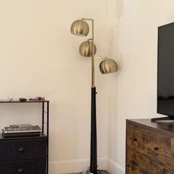 Ideal Furniture & Mattress - Lamp