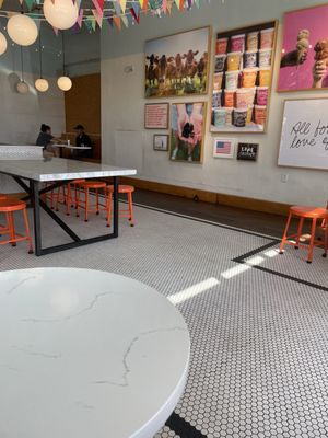 Jeni's Splendid Ice Creams by null