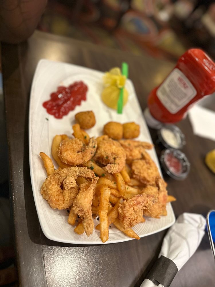 BAYVIEW CAFÉ Updated September 2024 96 Photos & 38 Reviews 850