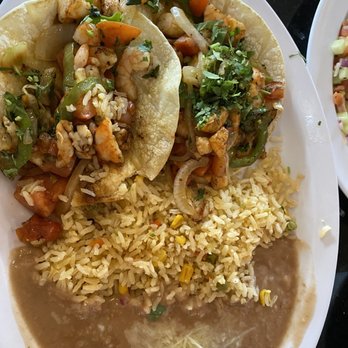 Mariscos Los Arcos - Shrimp tacos with beans and rice - Mexican Near Me - Van Nuys, California
