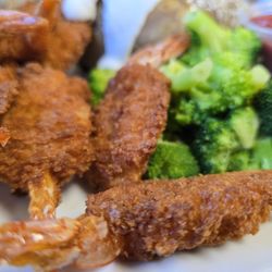Abby's Cafe Hemet - Crispy fried shrimp with perfectly cooked broccoli