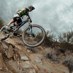 Breckenridge Ski & Sport - Downhill riding through rocky trail