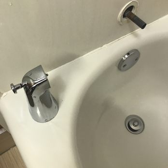 Hampton Inn Cincinnati Airport-North - Broken Shower Faucet - Hotels Near Me - Hebron, Kentucky Hampton Inn Cincinnati Airport-North - Broken Shower Faucet - Hotels Near Me - Hebron, Kentucky
