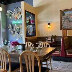 Tik's Thai Express