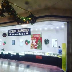 Gold & Diamond Jewelers - Our store