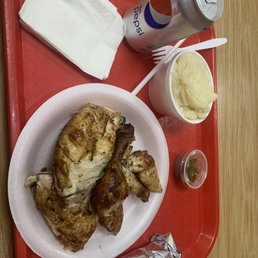 Half Chicken/ Medio Pollo ( 4 Pieces/Piezas) Half Chicken/ Medio Pollo ( 4 Pieces/Piezas)