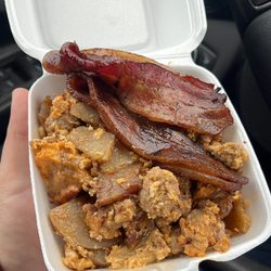 FAT Russ' BBQ - Breakfast bowl plus bacon