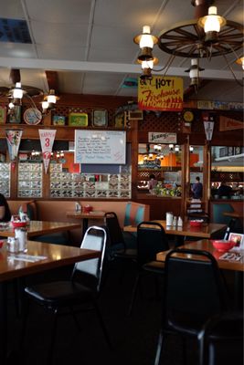 Lenny’s Restaurant by null