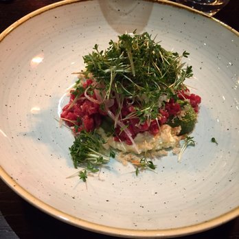 Tage Restaurang - Starter: Thick flank ox tartar, soured cream, tarragon purée, horseradish, pickled red onion, roasted breadcrumbs - Modern European Near Me - Piteå, BD