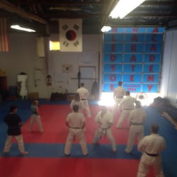 Sensei Bledsoe with his class.