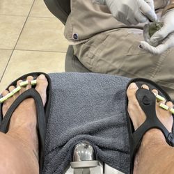 LA Nail Salon - Great pedicure! Even if my shoes didn't match