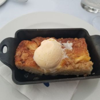 Tom Ham's Lighthouse - Apple crumble cake with ice cream Yum - Breakfast & Brunch Near Me - San Diego, California
